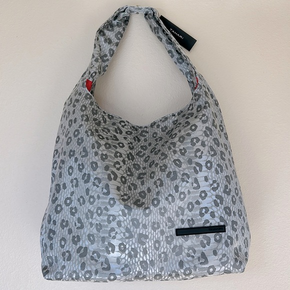 Tahari Hobo Pewter Leopard Tote Bag New With Tags Red Interior Padded Strap - Picture 2 of 12